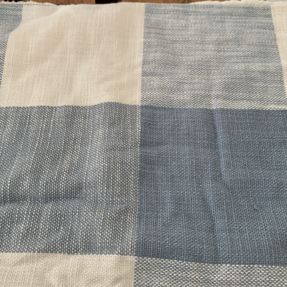 Pottery Barn Euro blue white checkered pattern fleece shams x 2 - Picture 2 of 7